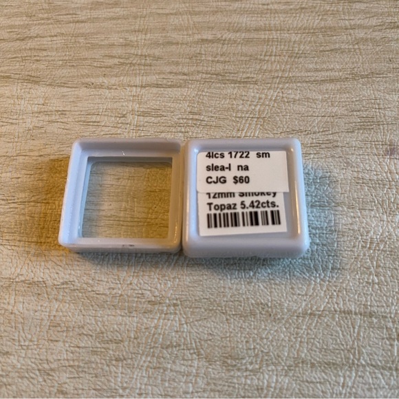 5.42 carat 12mm round Smokey Topaz - Picture 5 of 6